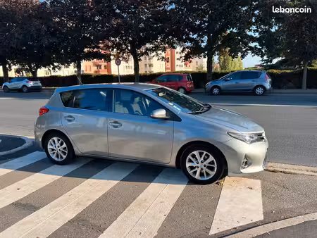 Toyota Auris 1.4 90