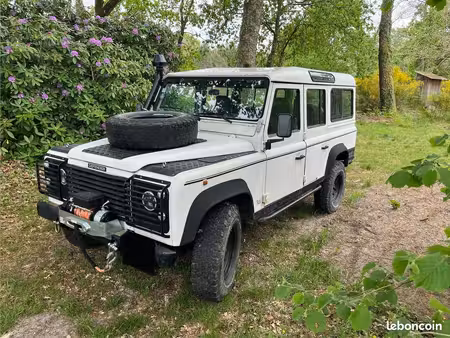Land Rover Defender 2.0 TDI 300