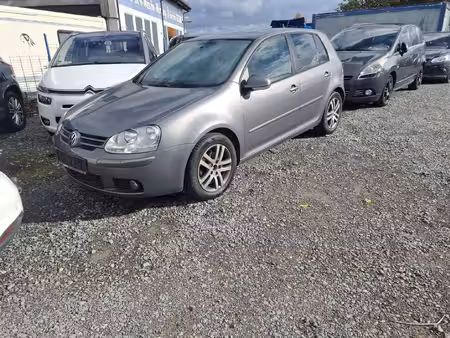 Volkswagen Golf 1.6 102 Trendline