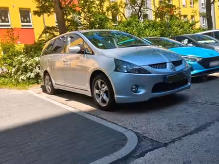 Mitsubishi Grandis 2.4 165