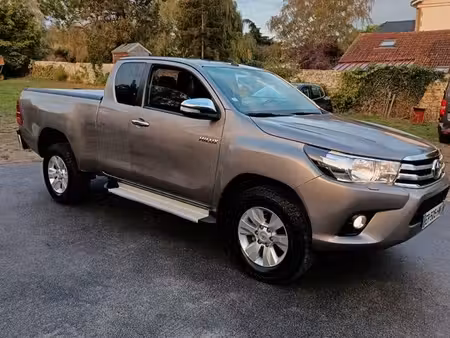 Toyota Hilux 2.4 150 UP