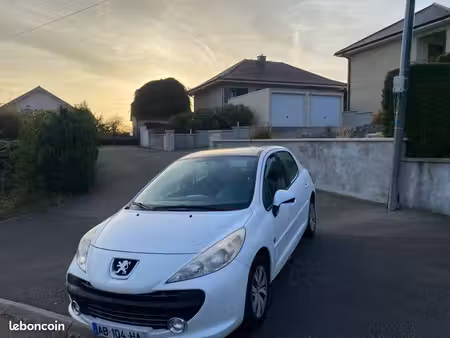 Peugeot 207 1.4 HDi 70 Serie 64