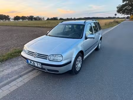 Volkswagen Golf 1.6 105 Base