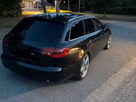 Audi A6 V6 2.4 177 S line