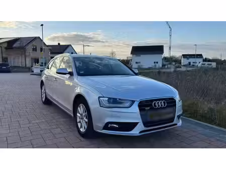 Audi A4 2.0 TFSI 211 quattro