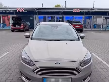 Ford Focus 1.5 182