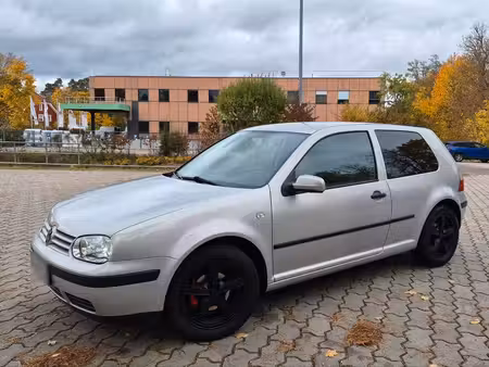 Volkswagen Golf 1.4 75