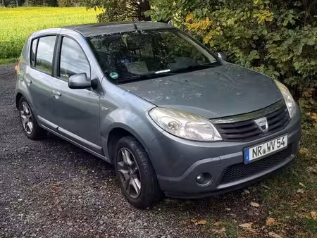 Dacia Sandero 1.6 MPI 90 Laureate