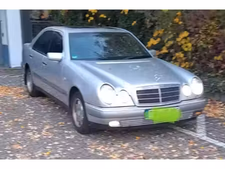 Mercedes-Benz Classe E E 230