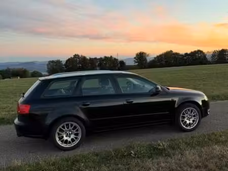 Audi A4 2.0 TFSI 200 quattro
