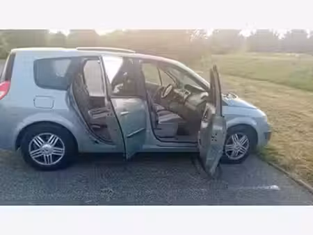 Renault Scénic 2.0 135 Carminat TomTom