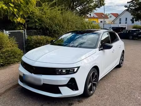 Opel Astra 1.2 131 GS