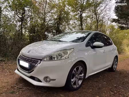 Peugeot 208 1.6 HDi 115