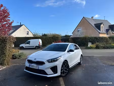 Kia Ceed 1.6 CRDi 136 GT Line