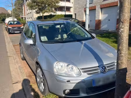 Volkswagen Golf 2.0 TDI 136