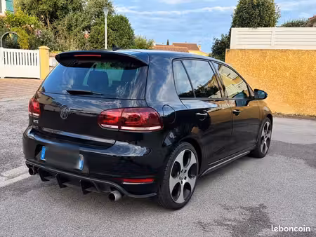 Volkswagen Golf GTI 2.0 TSI 210