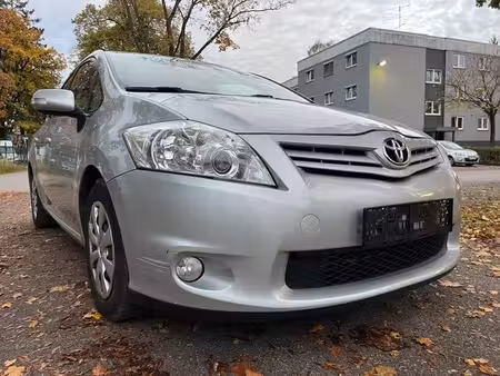 Toyota Auris 1.4 90