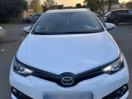 Toyota Auris 1.8 98