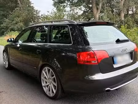 Audi A4 V6 3.0 quattro