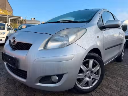 Toyota Yaris 1.4 90 L