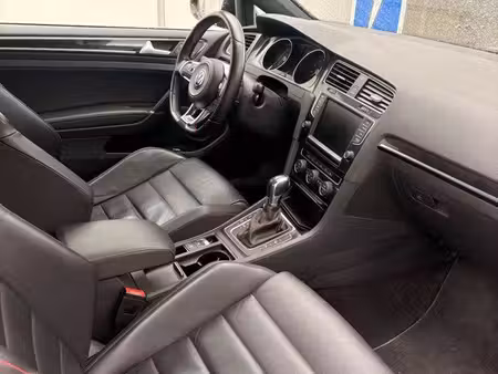 Volkswagen Golf GTI 2.0 TSI 220
