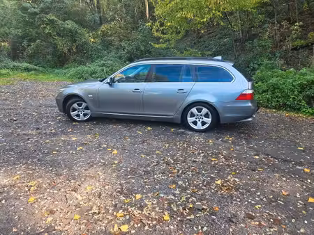 BMW Série 5 530d 3.0 235