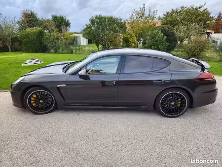 Porsche Panamera GTS V8 4.8 4x4