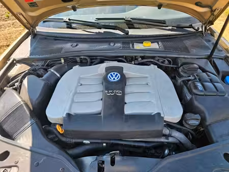 Volkswagen Passat W8 4.0 275 4Motion